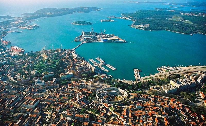 Apartman Adriatic Pula Exterior photo